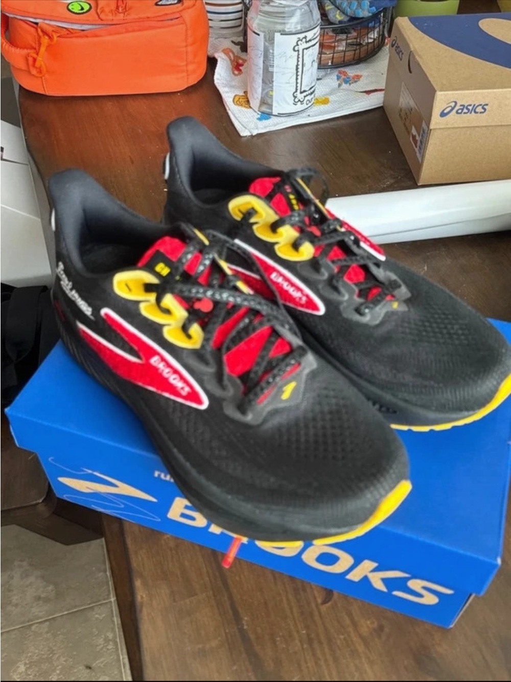 Rundisney Brooks Ghost 17 Mickey Mouse Running Shoes